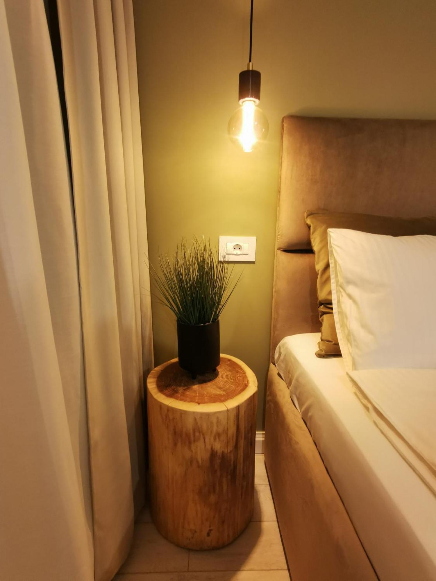 Noir Apartment Haţeg Zewnętrze zdjęcie